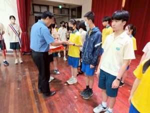 113學年度第2學期九年級第四次複習考成績優異頒獎代表照片