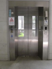活動中心電梯